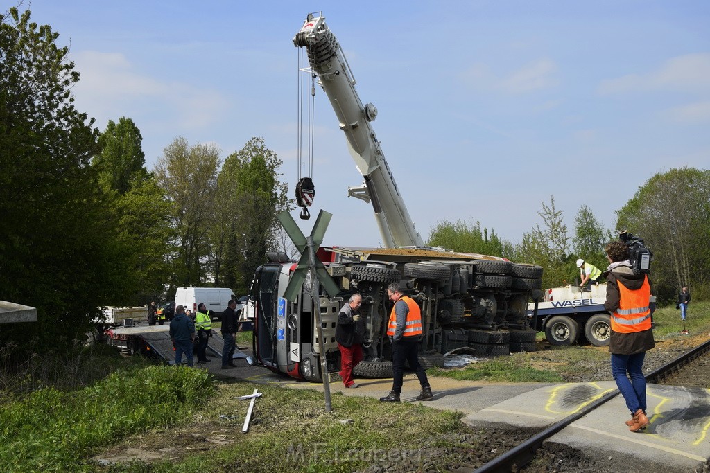 Schwerer VU LKW Zug Bergheim Kenten Koelnerstr P416.JPG - Miklos Laubert